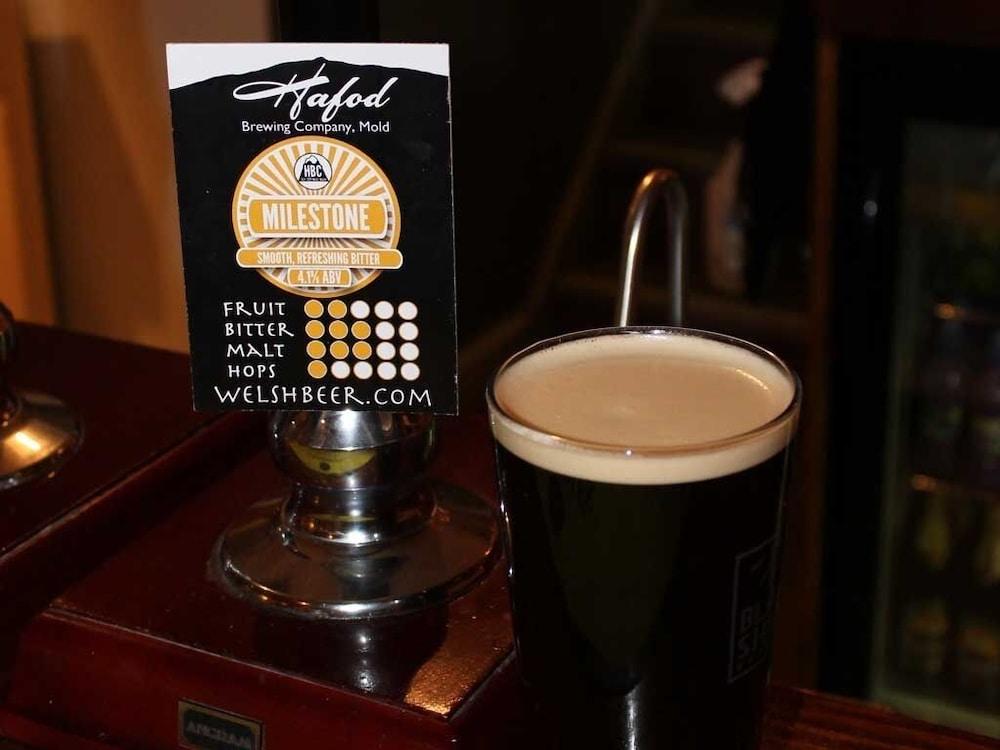 We Three Loggerheads Hotel Gwernymynydd Luaran gambar