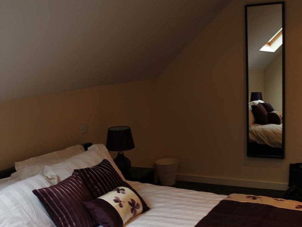 We Three Loggerheads Hotel Gwernymynydd Luaran gambar